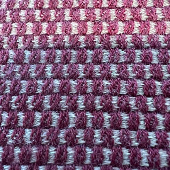 Authentic Gucci scarf 100% cashmere. - Picture 10 of 14